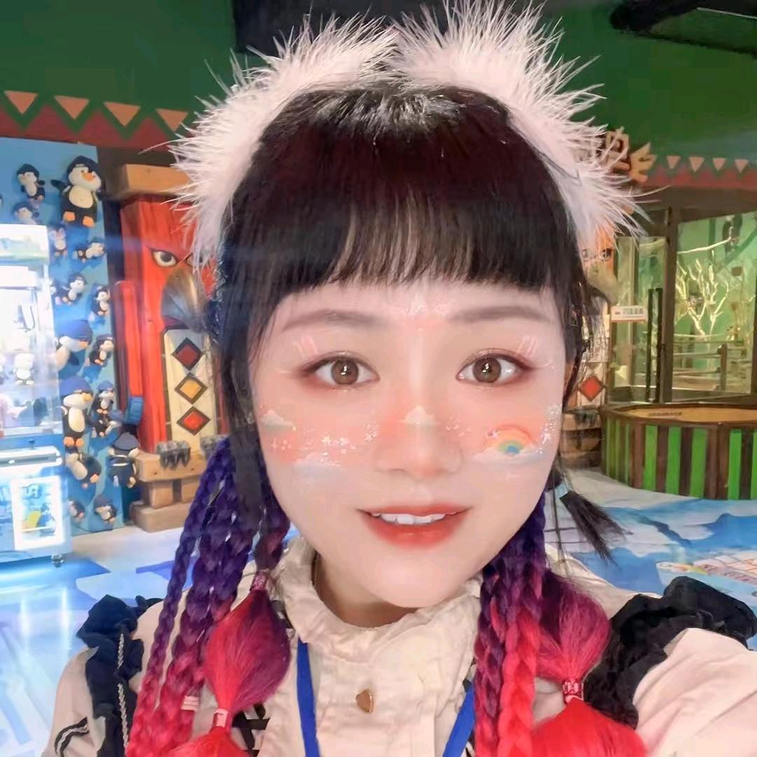 艾东阿萌面部彩绘