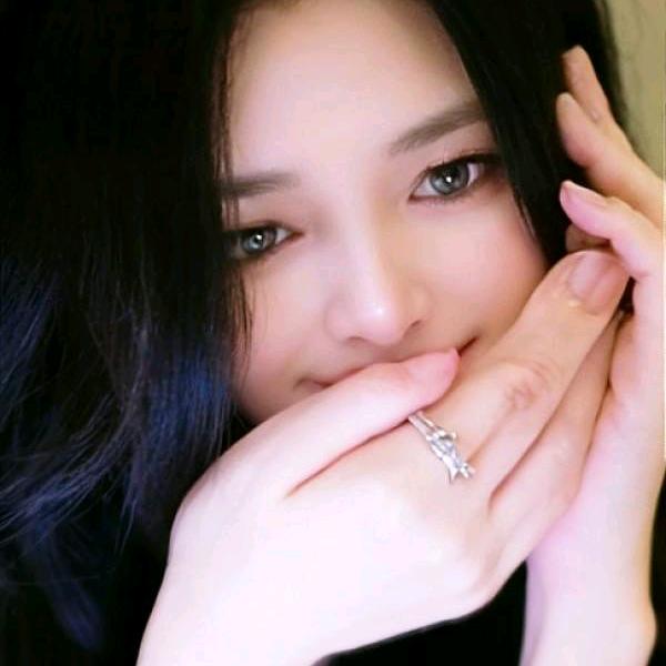 68年的🐒傻妞😜😜