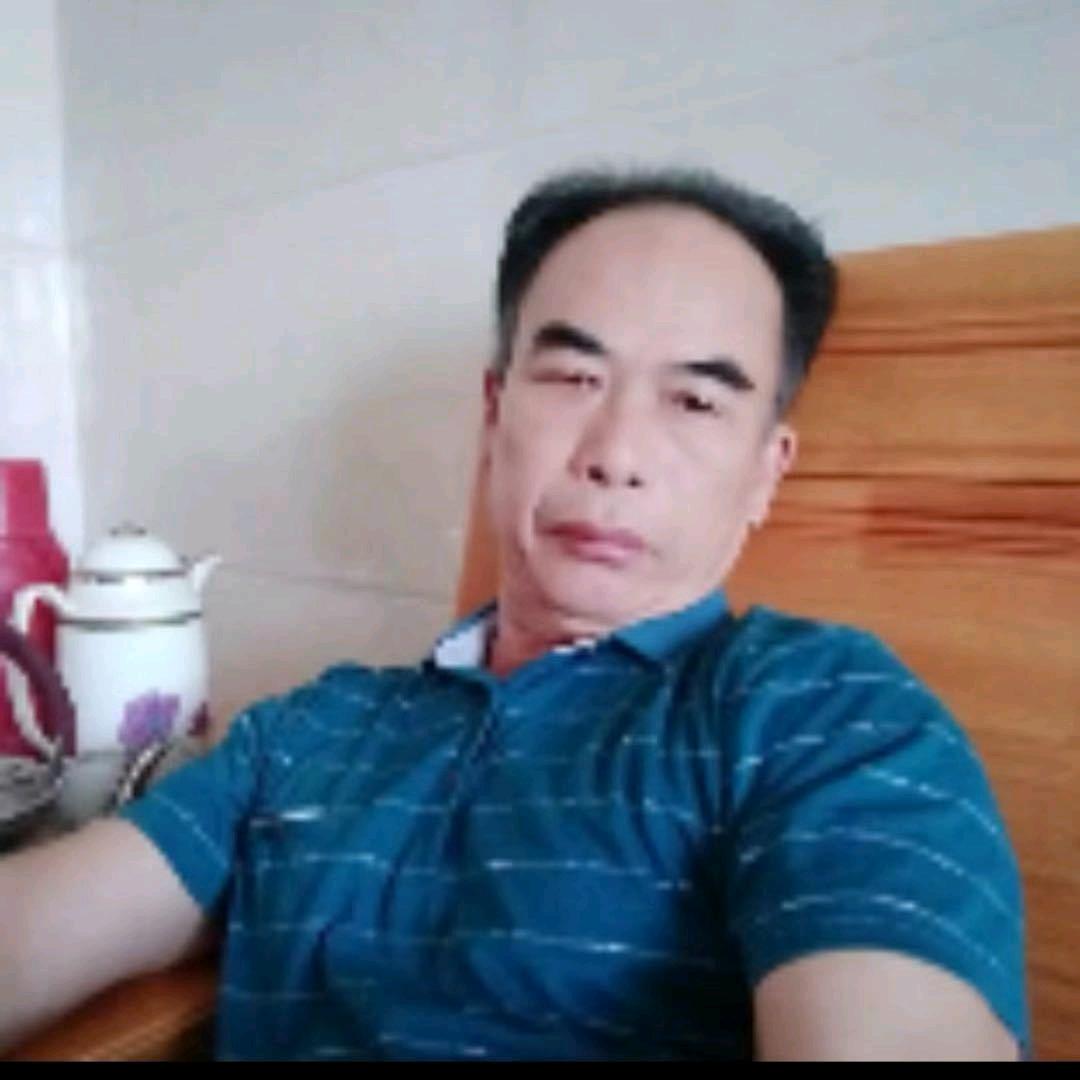 半世风光多彩梦，移花入户悲床空