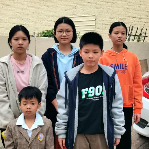 五个孩子的妈妈要加油