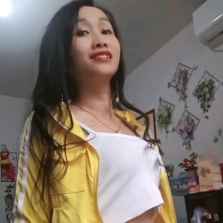 王利三个孩子的妈妈😜