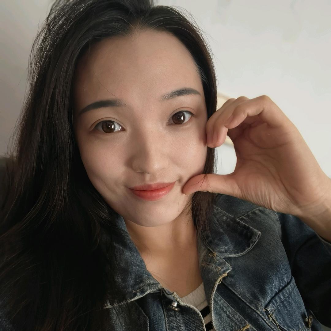 笑笑吖~