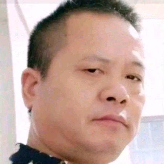 自由飞翔70后大叔