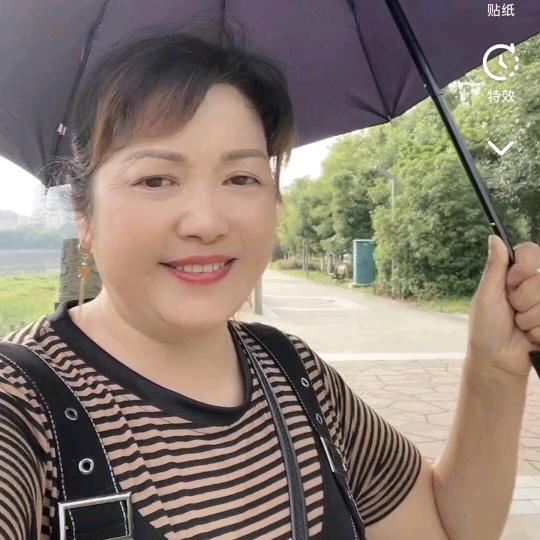 傻傻的活，牟建英