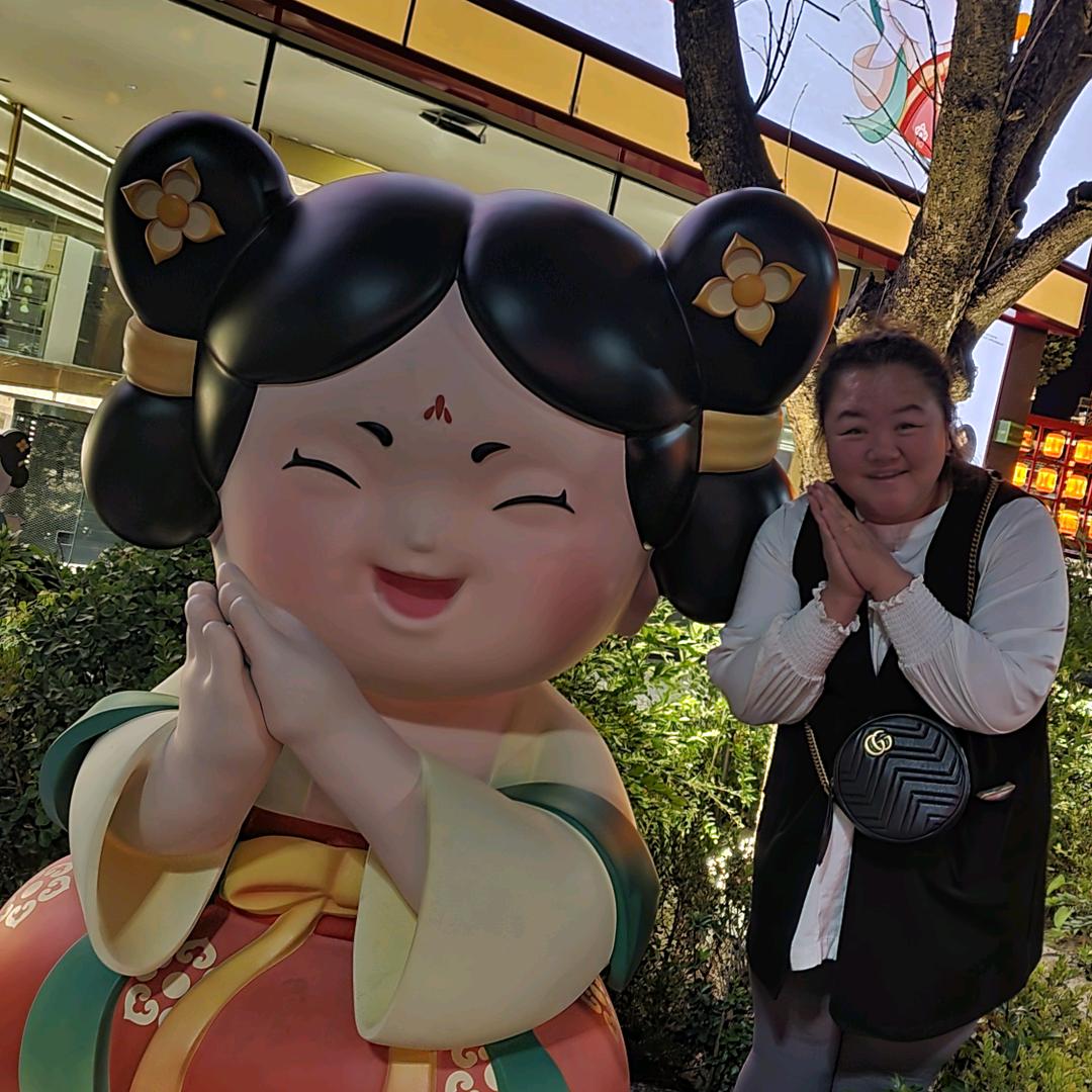 灵活的胖子🎀艳☁️艳🎀