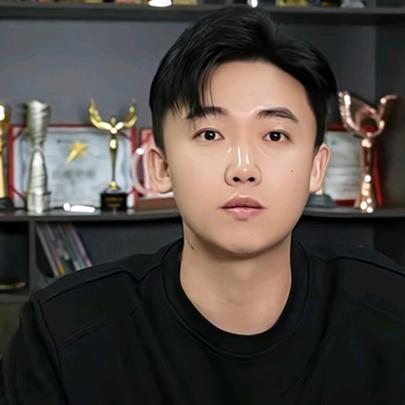 可乐🍀小帆同学