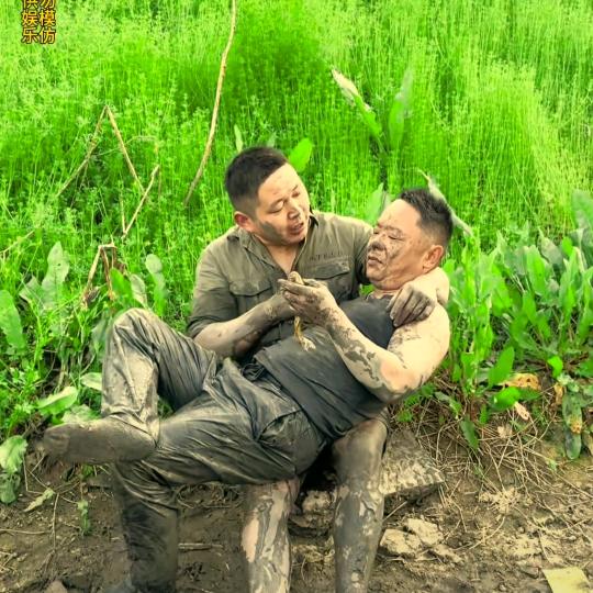 在累也要笑着走下去