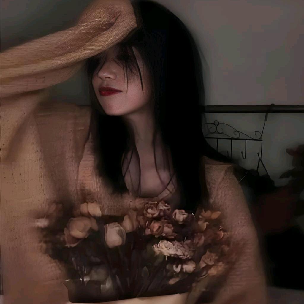 玫瑰藏于身后🥀