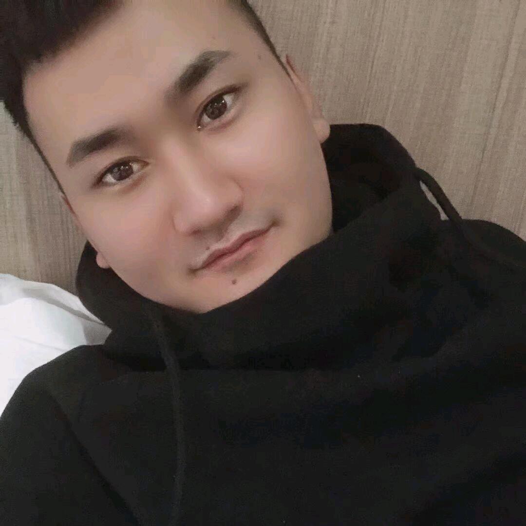 张浩男_