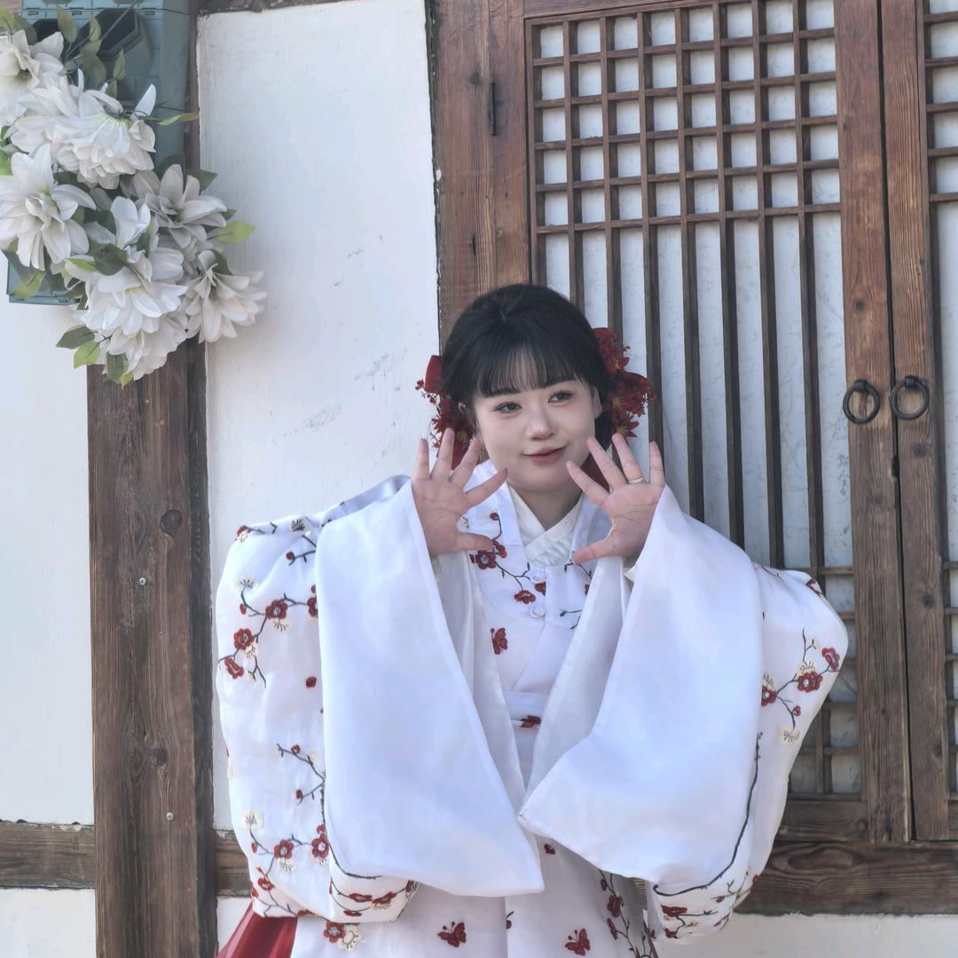 柒月