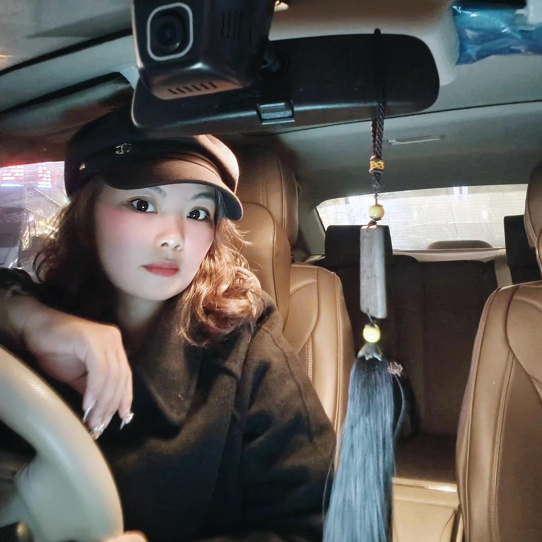 记住姐高冷✧٩(ˊωˋ*)و✧