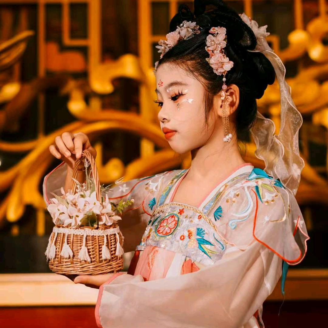 惹花💞惹草💞不惹你💞惹谁
