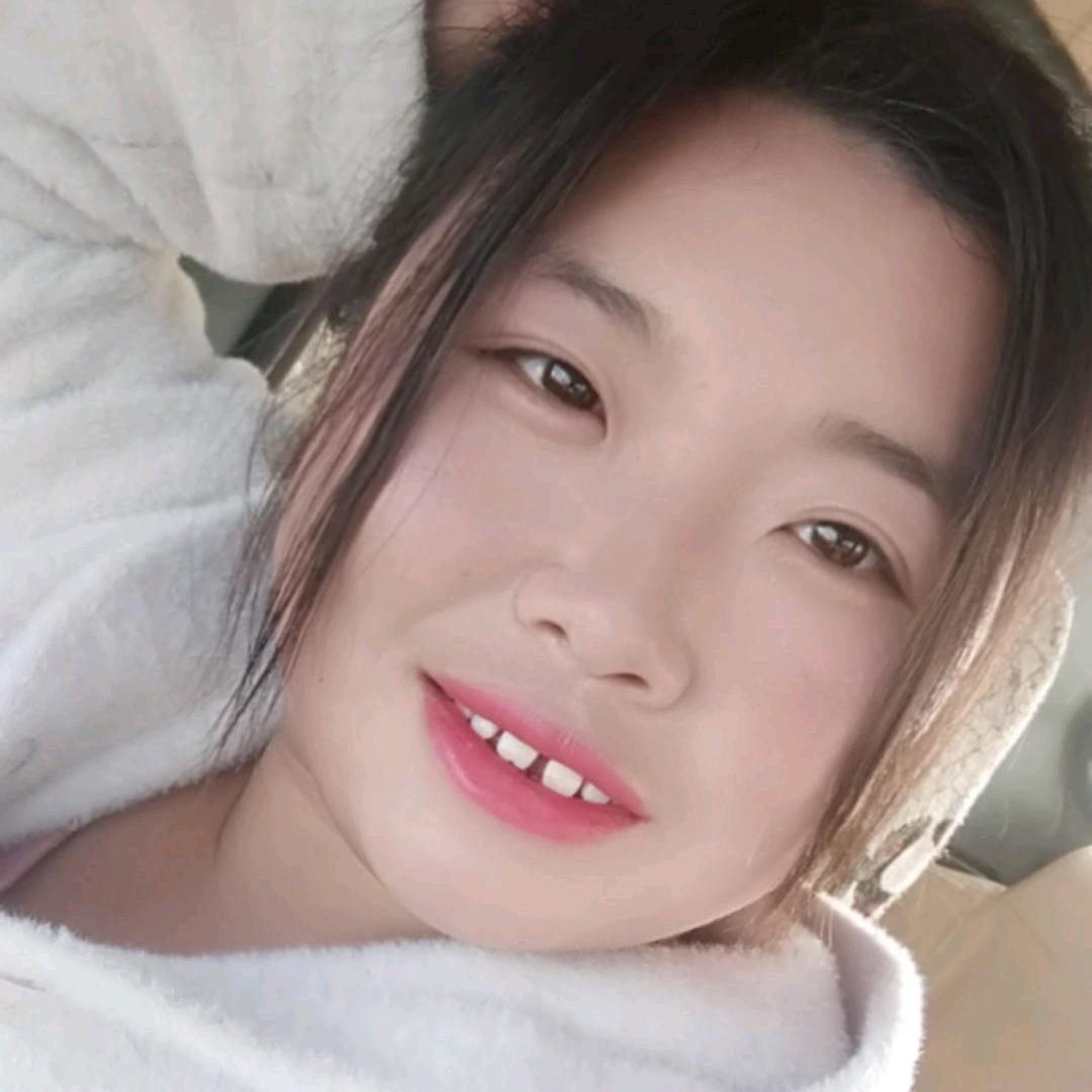 搭板房的打工仔
