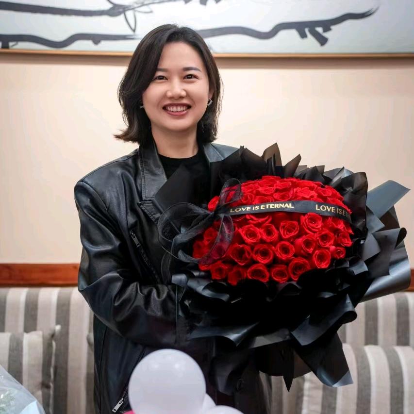 鸭老倌老板娘红梅