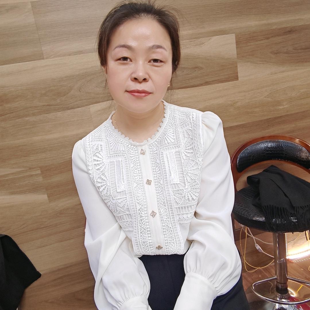 长治肯帝亚地板胡婷