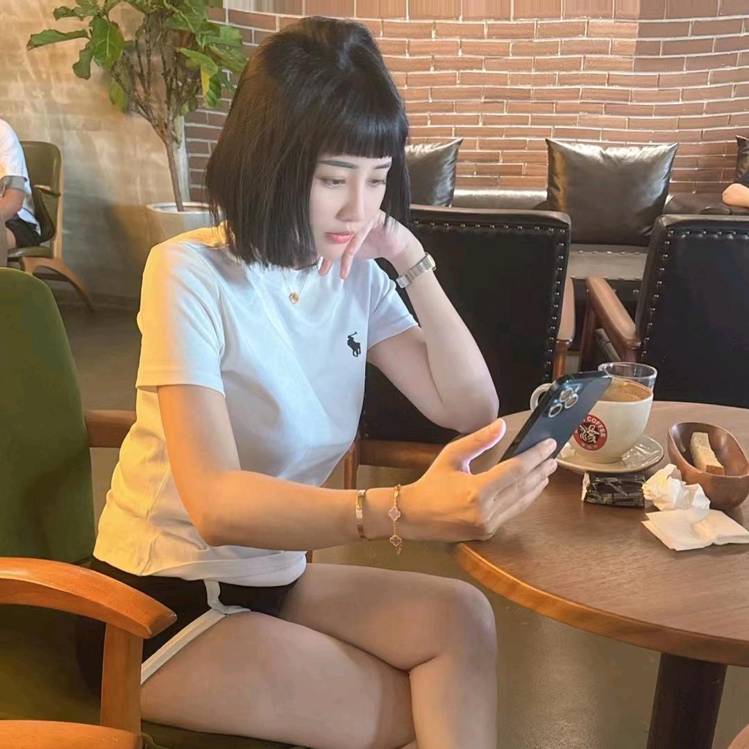 小婷没吃饱