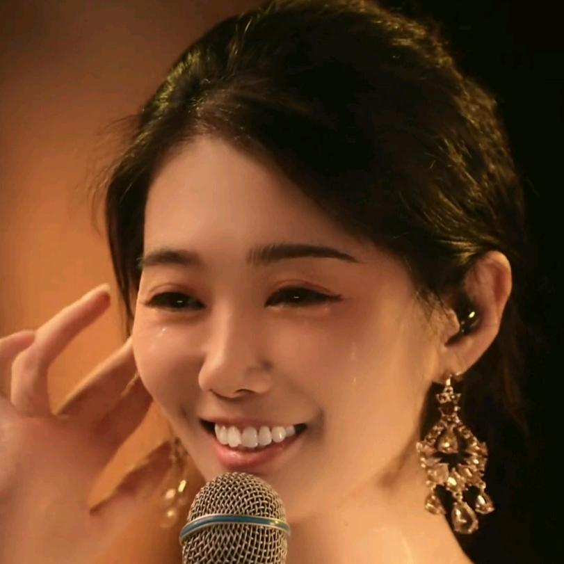 语桐⁹⁹⁹🎤《伤感情歌》