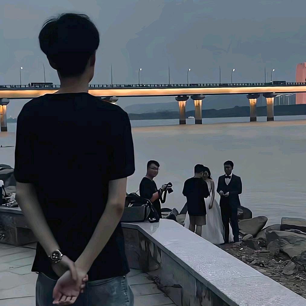 对方正在输入中…