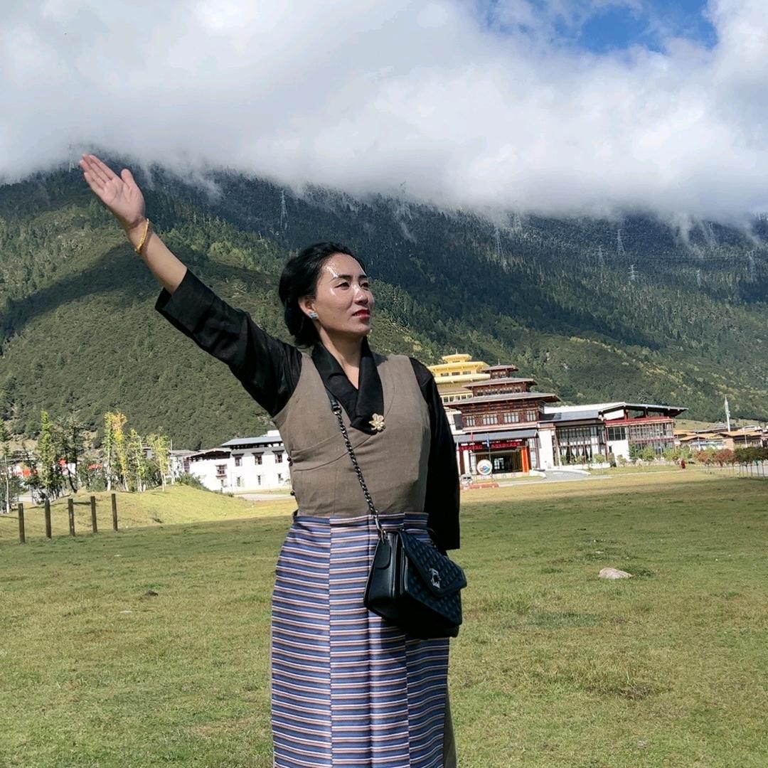 格桑玉美化妆品店林芝店