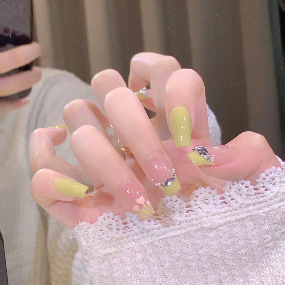 纤纤玉指美甲美睫