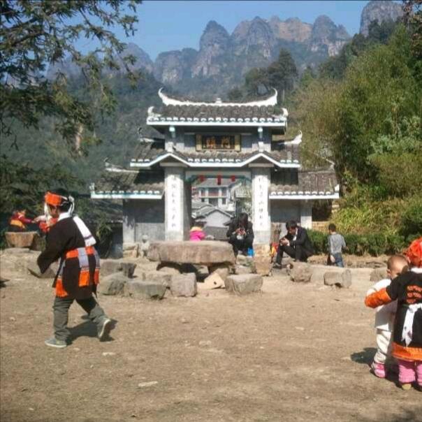 守望宁静（广西金秀瑶人）