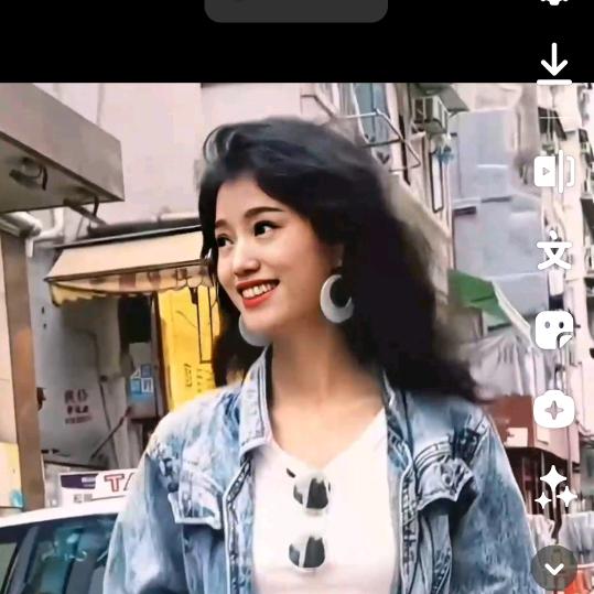 阳光下那一抹微笑😊