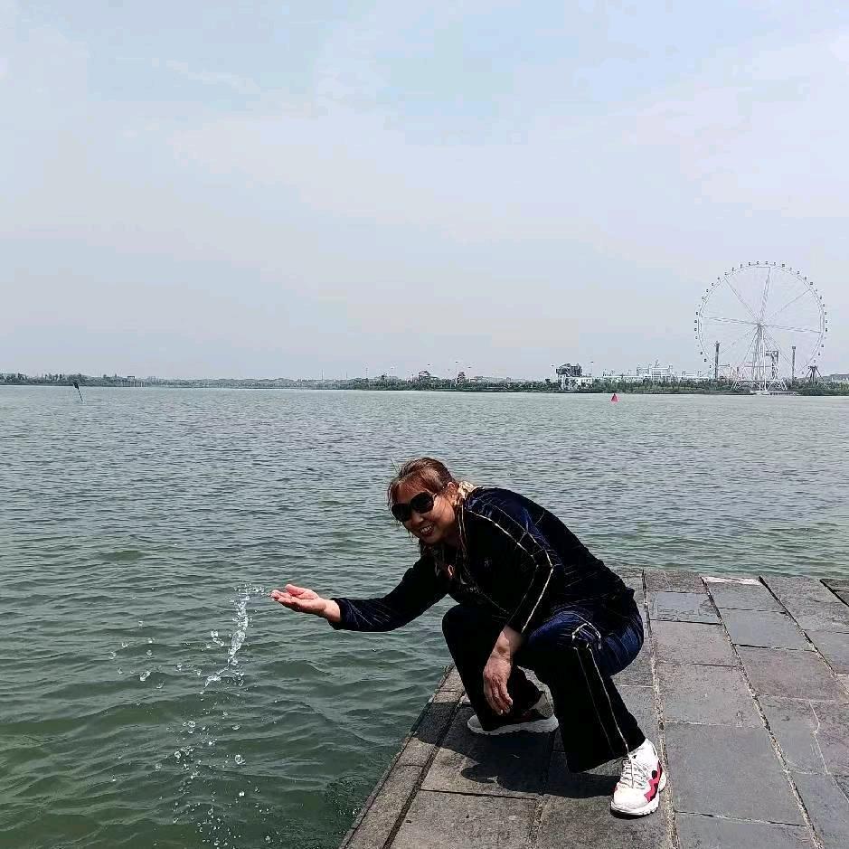 邬大姐