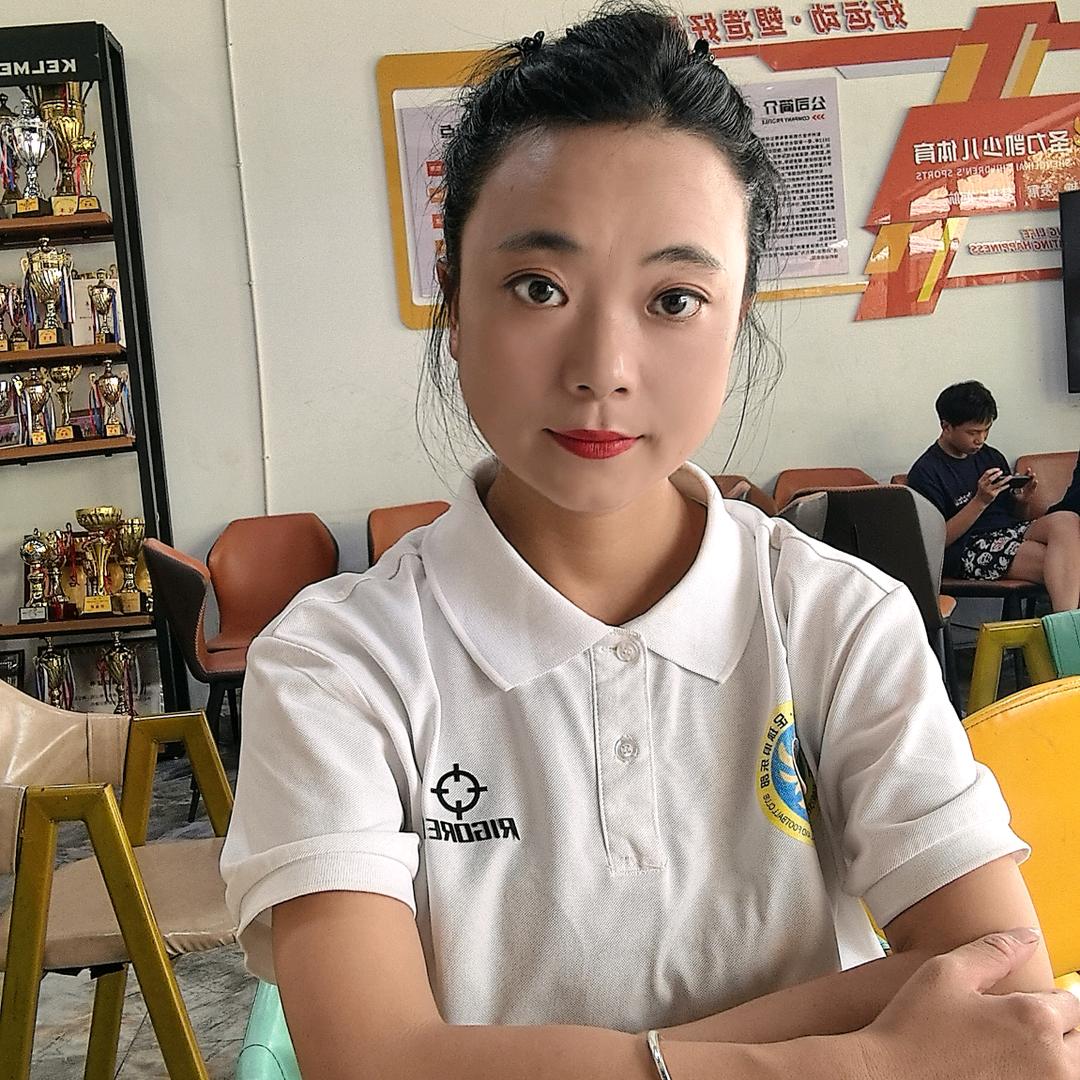 圣力凯篮球足球肖老师