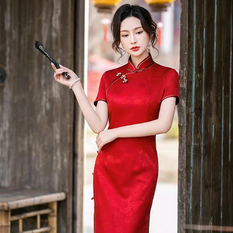 双喜红装旗袍
