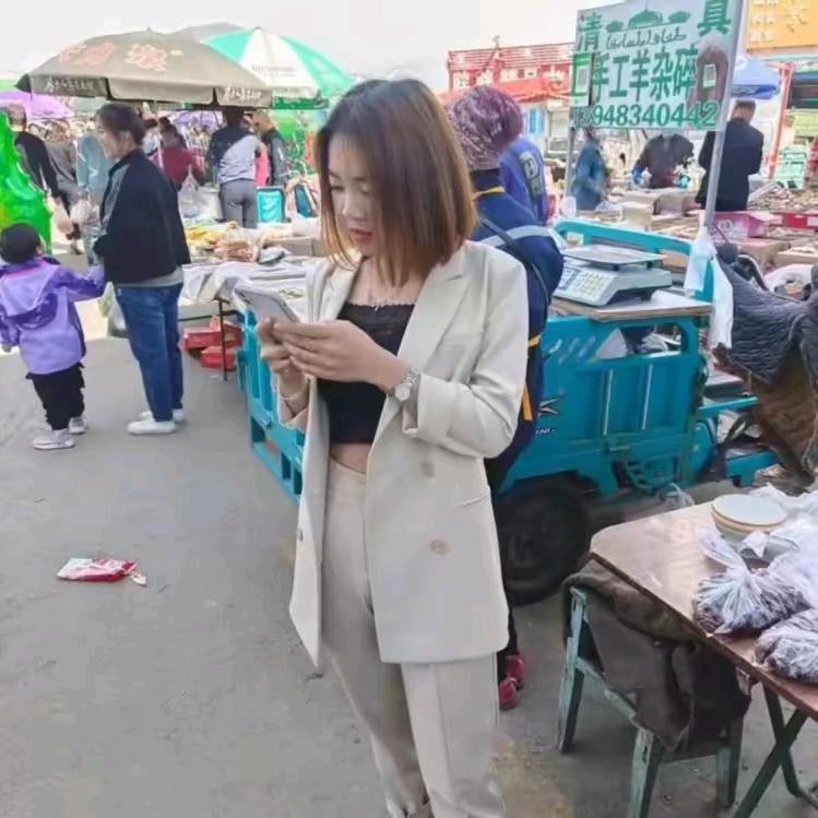 ➹十米洗鞋吧(乌达银泰东门）➹