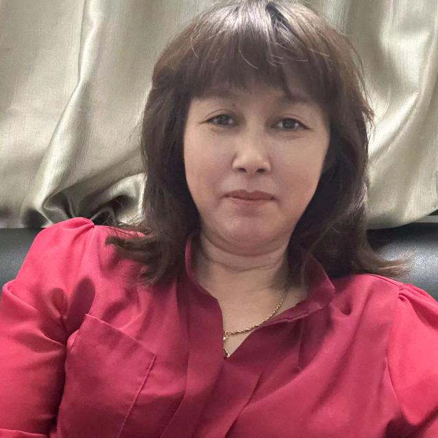 李.