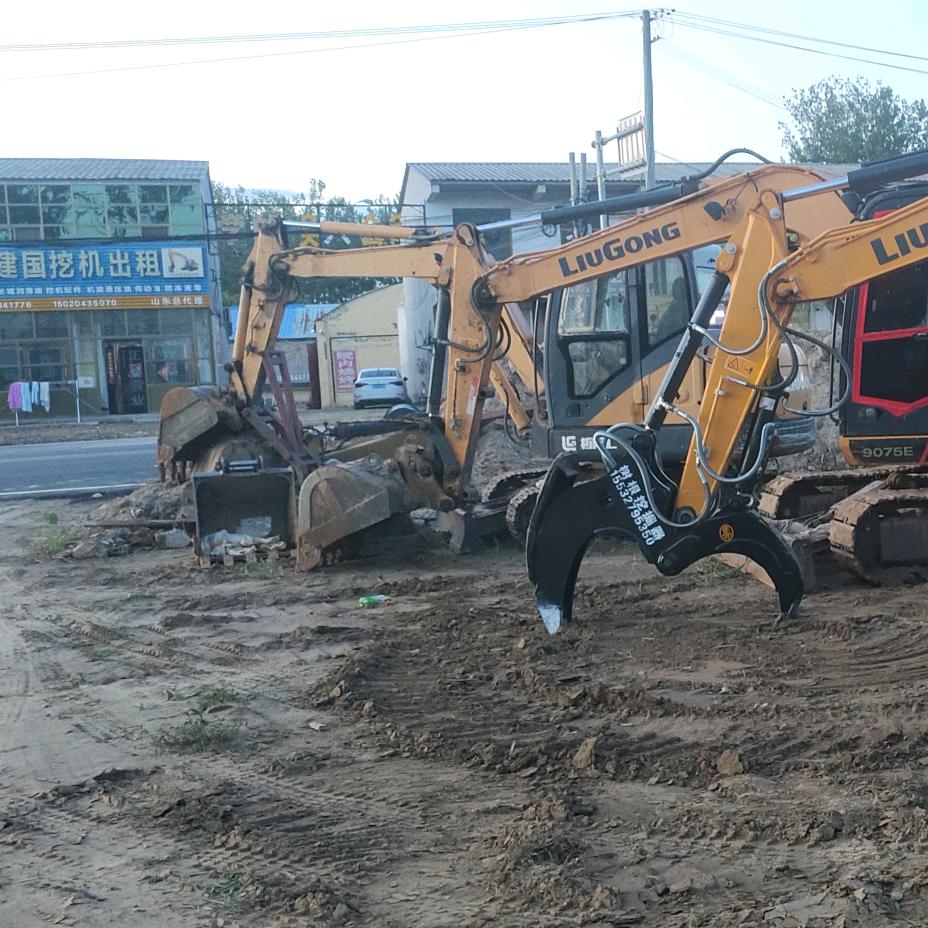 建国挖机出租，挖，劈树根，免费扒房，等…