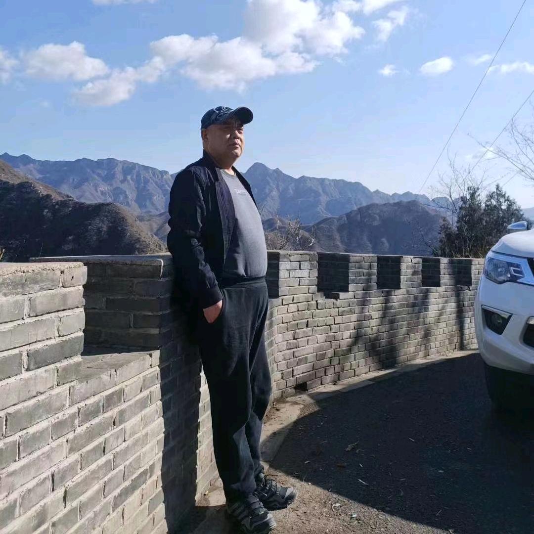 龙哥。