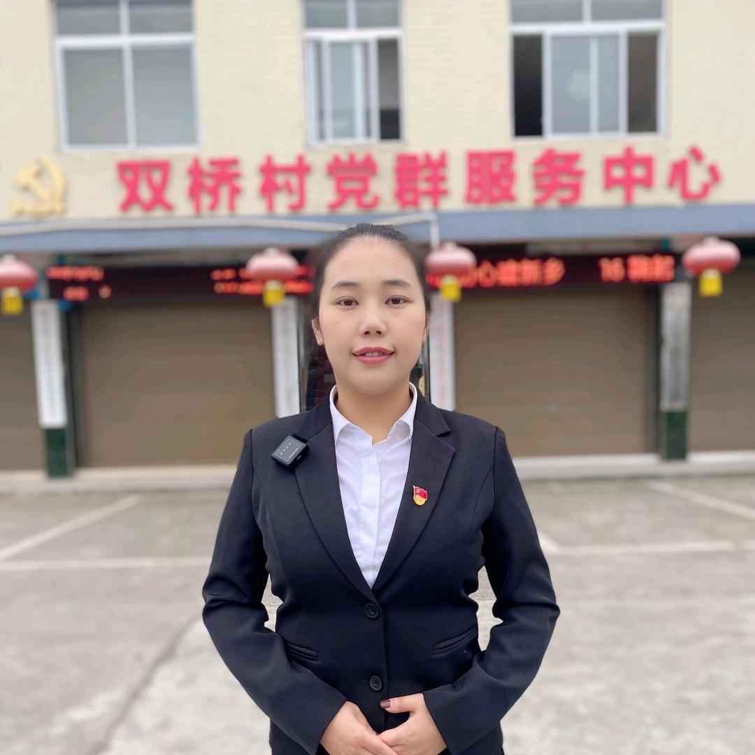 犍为天府粮仓村干部小罗