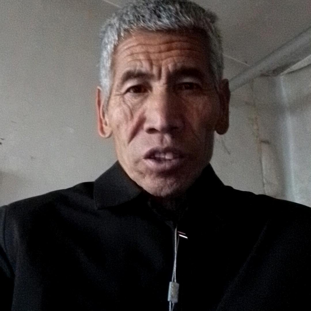 代课刘老师西藏远嫁独生女一家三口日常生活