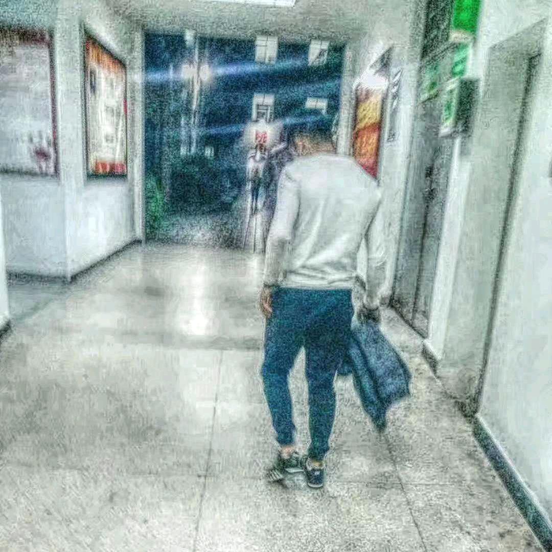 普 通 男 孩  😜😜