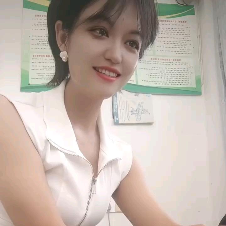 丽丽 .