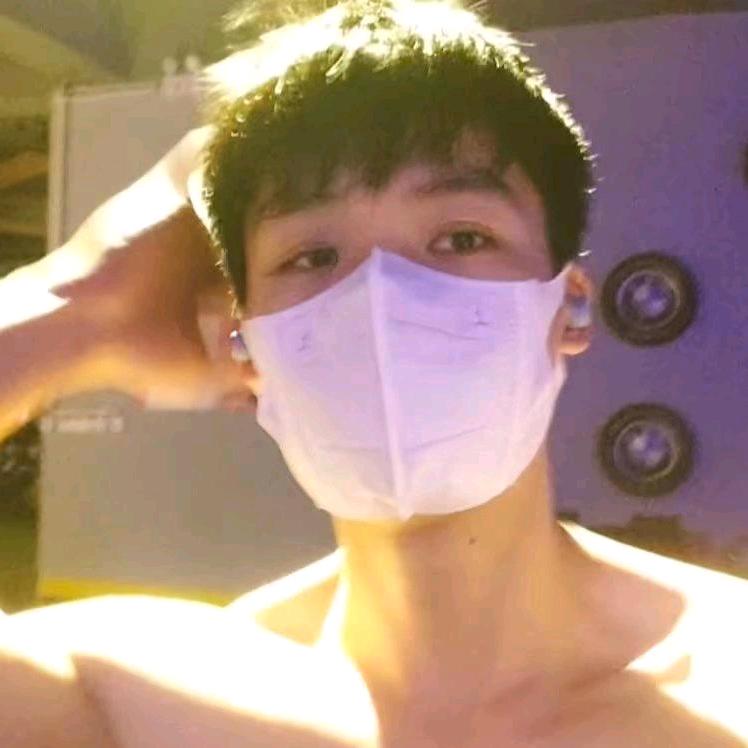 00后健身教练🥰默然