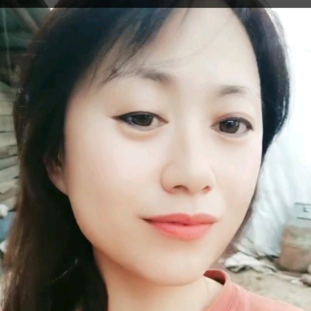 三  月