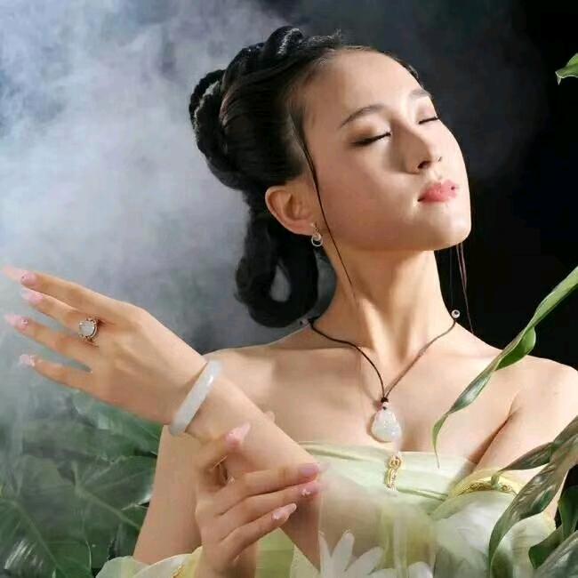 香香吖！。