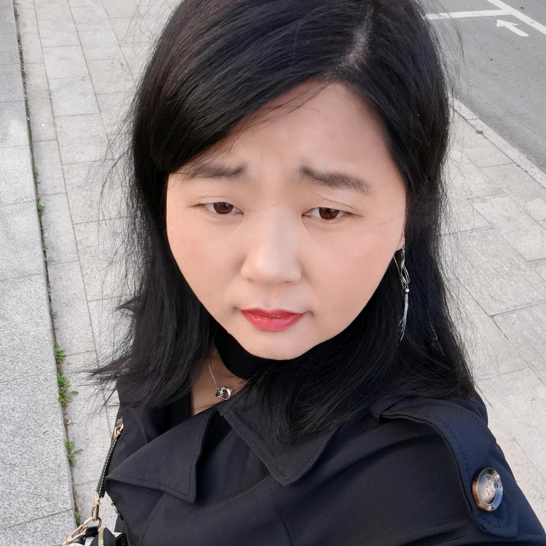 爱笑的女孩