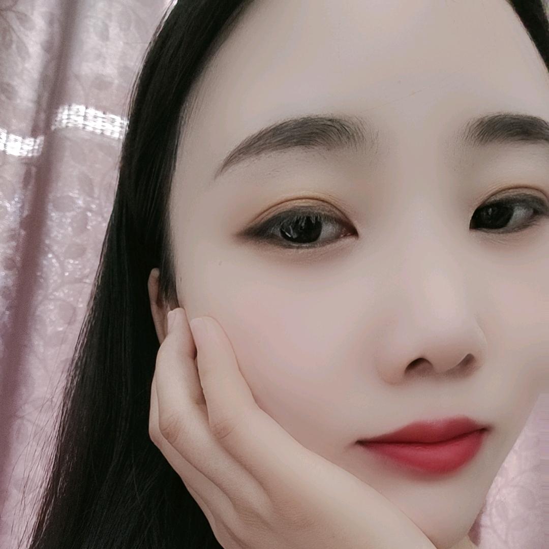 🥰小火卢(ง •̀_•́)ง