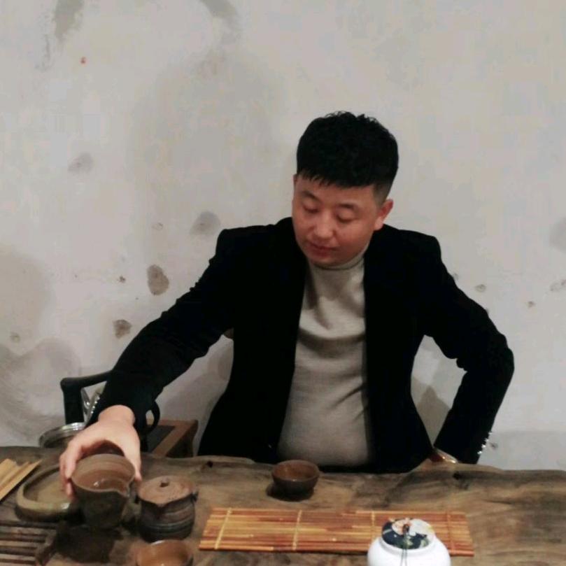 小宝╭( ′• o •′ )╭☞