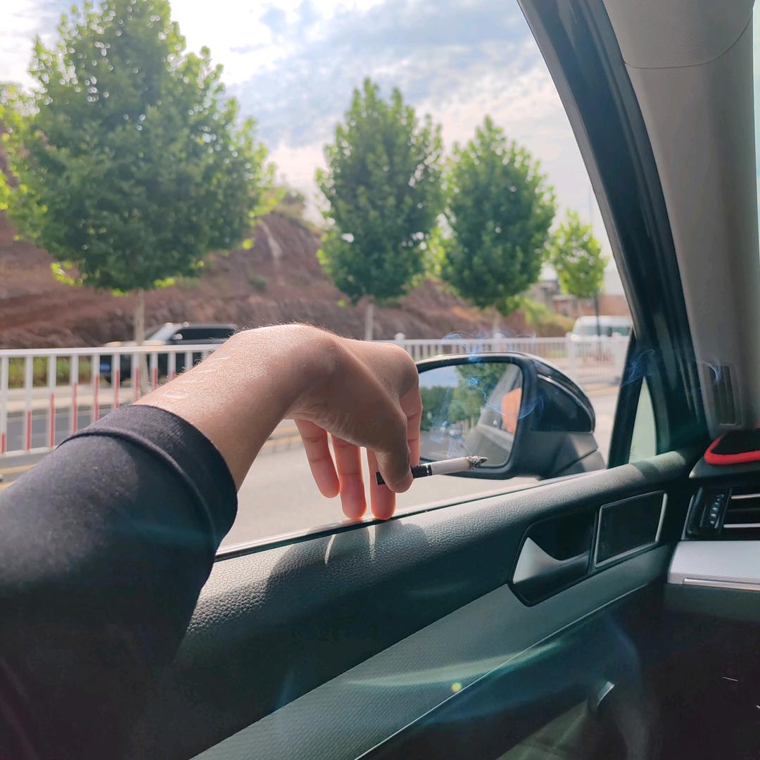 义乌电焊楼梯阁楼广告牌铁艺货架