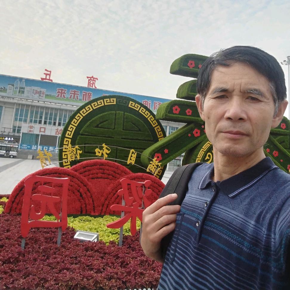 德清县新安镇一品香烩面，大盘鸡，固始鹅块