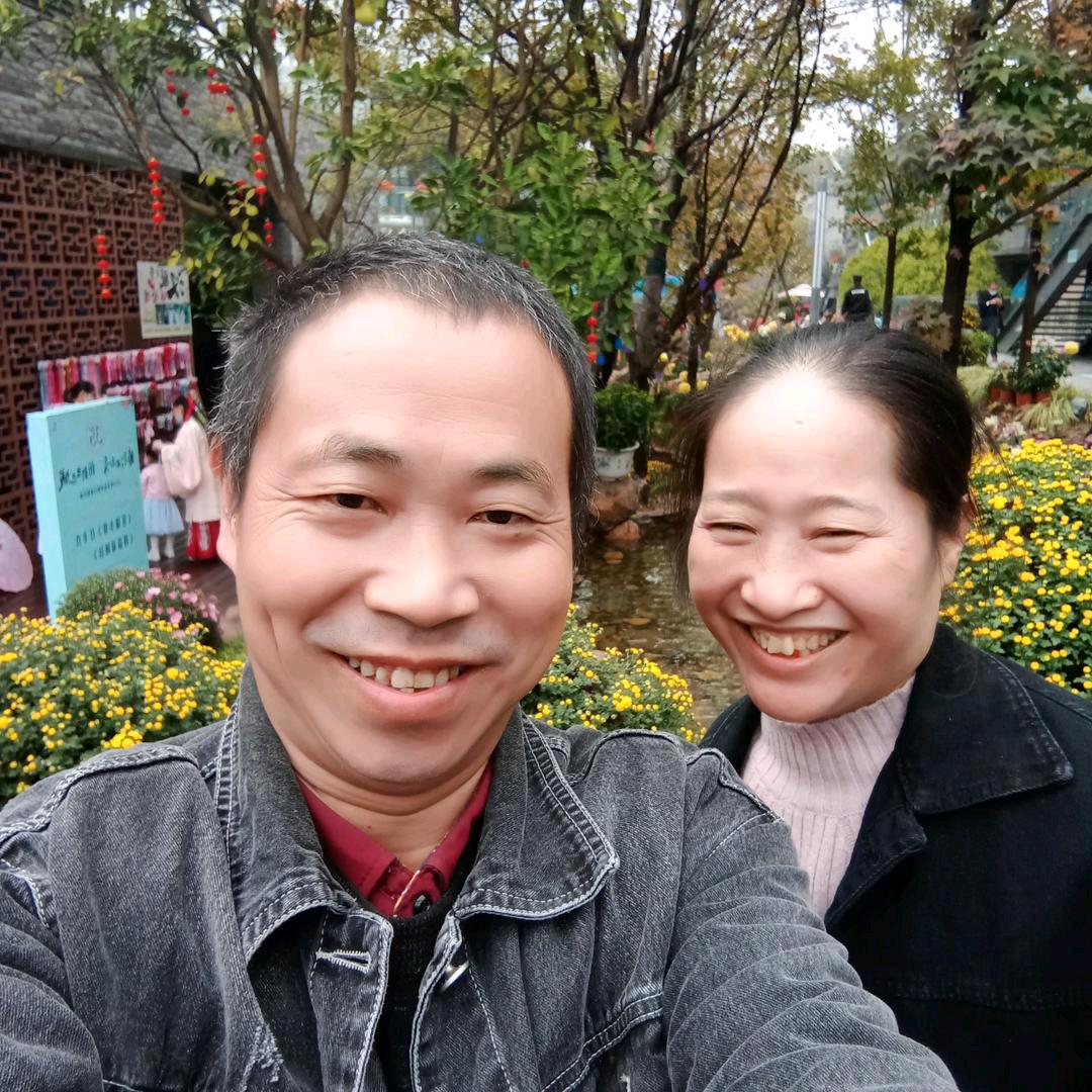 爱唱歌的小木匠