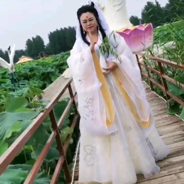 辛姐（辛世音）