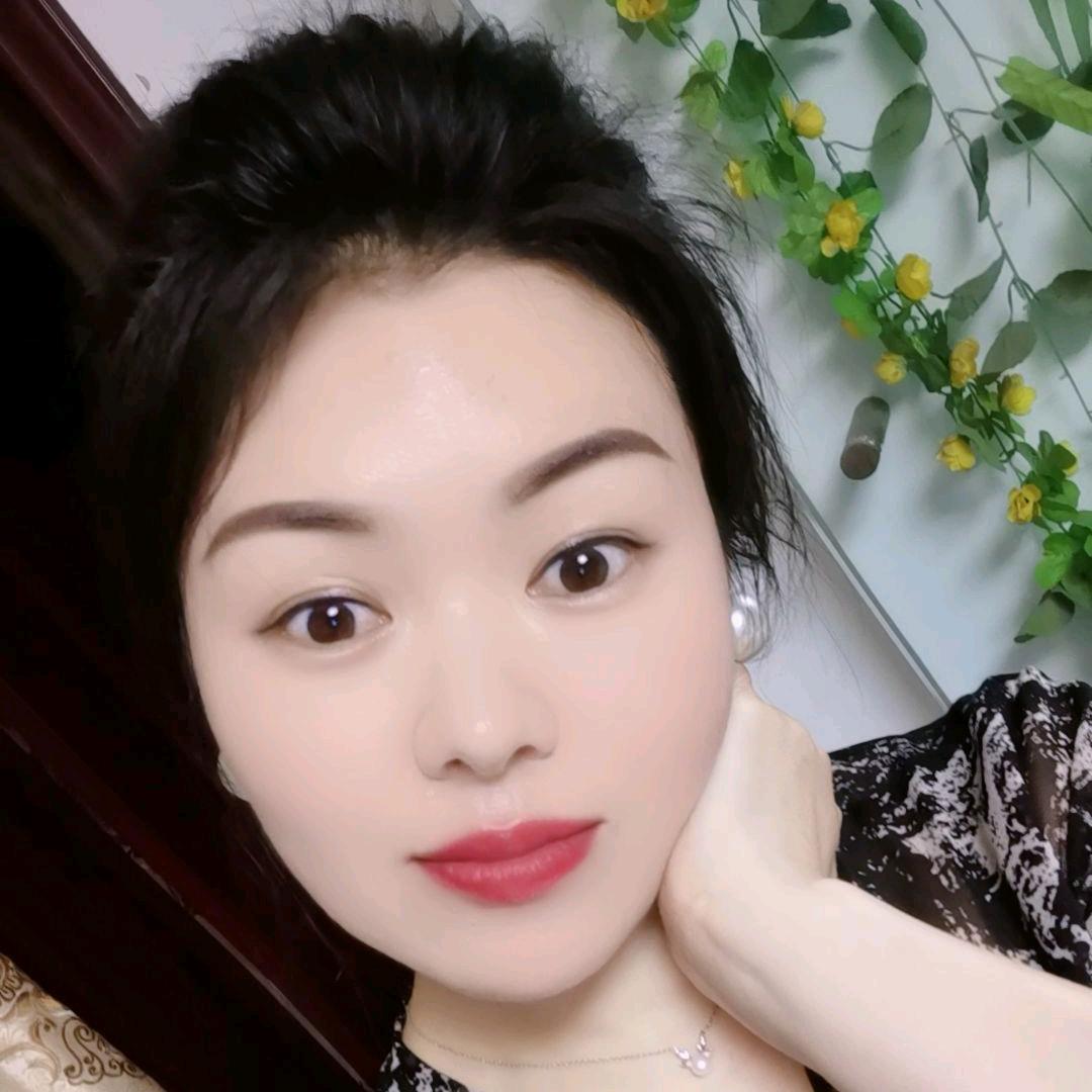 万州君君
