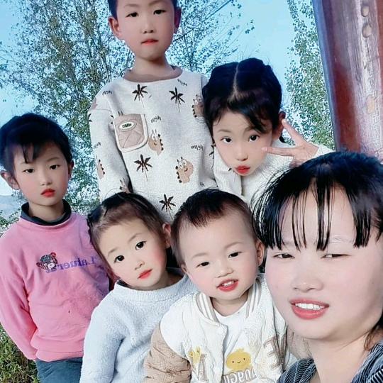 五个孩子妈妈～艳棠