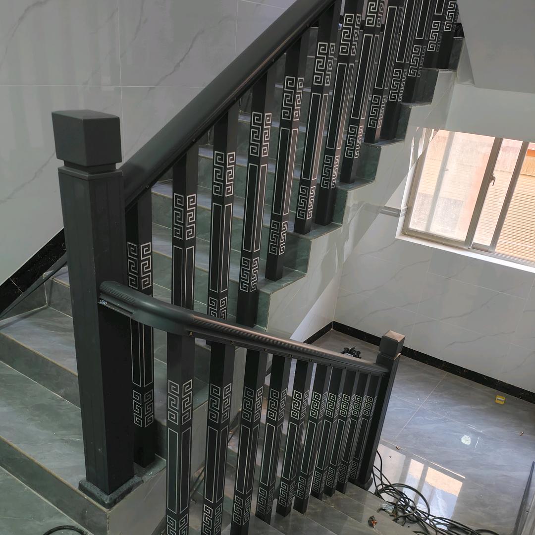 泸西县金辉铝艺建材经营部